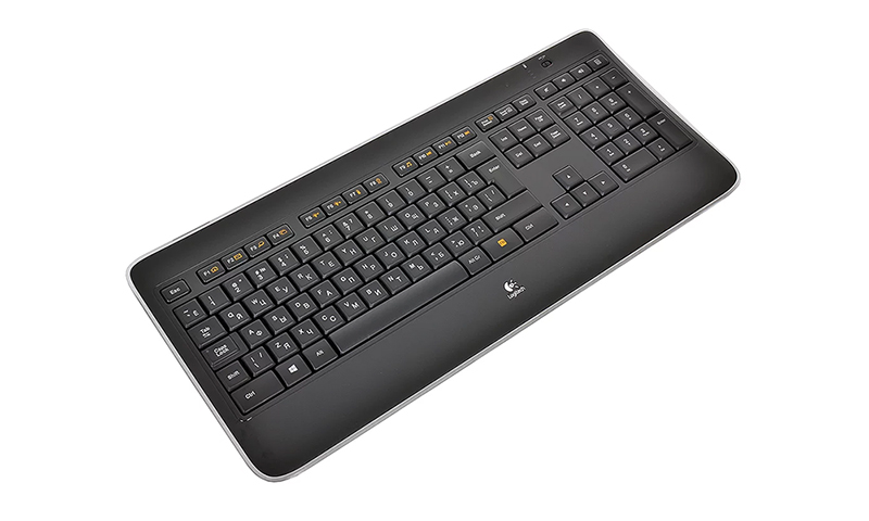 Logitech Illuminated Keyboard K800 – универсальность